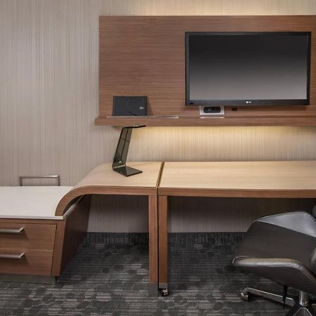 Courtyard By Marriott New York Queens, Jamaica 외부 사진
