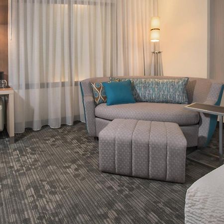 Courtyard By Marriott New York Queens, Jamaica 외부 사진