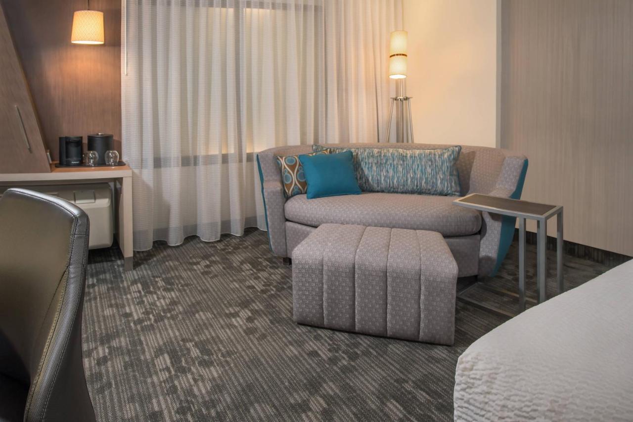 Courtyard By Marriott New York Queens, Jamaica 외부 사진