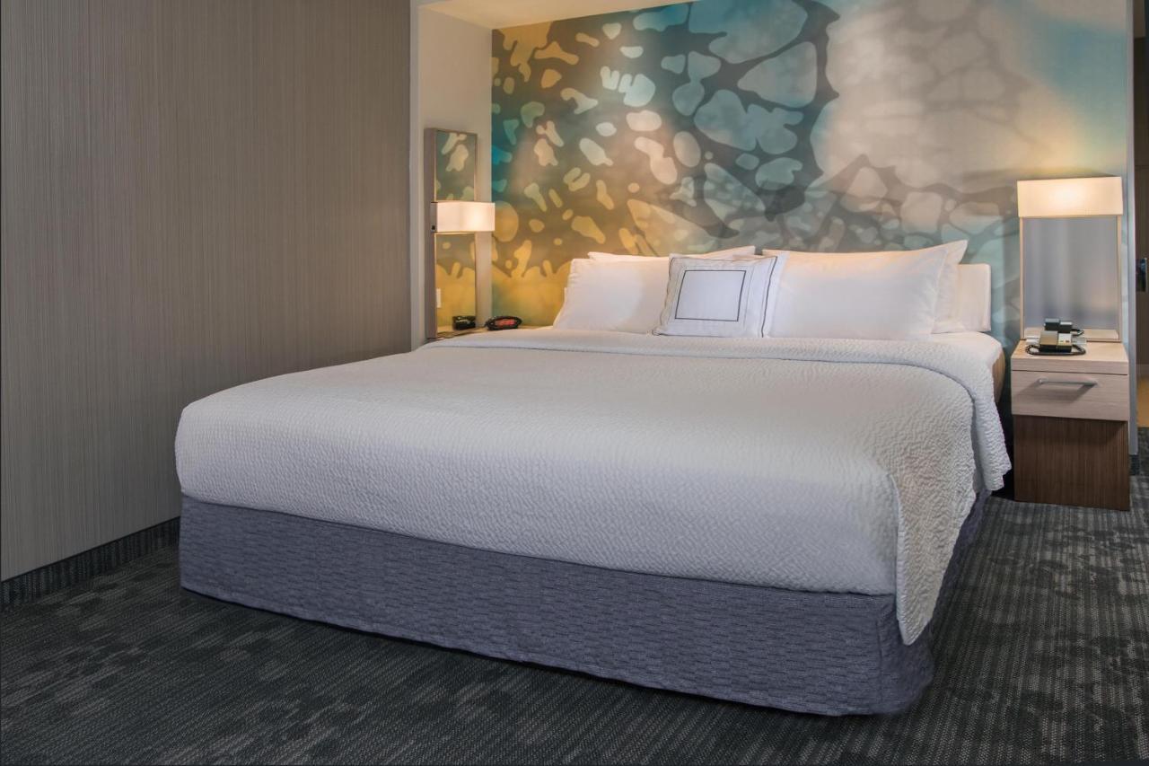 Courtyard By Marriott New York Queens, Jamaica 외부 사진